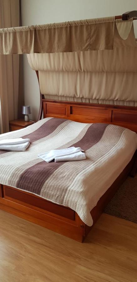 Hotel City Gniezno Bagian luar foto