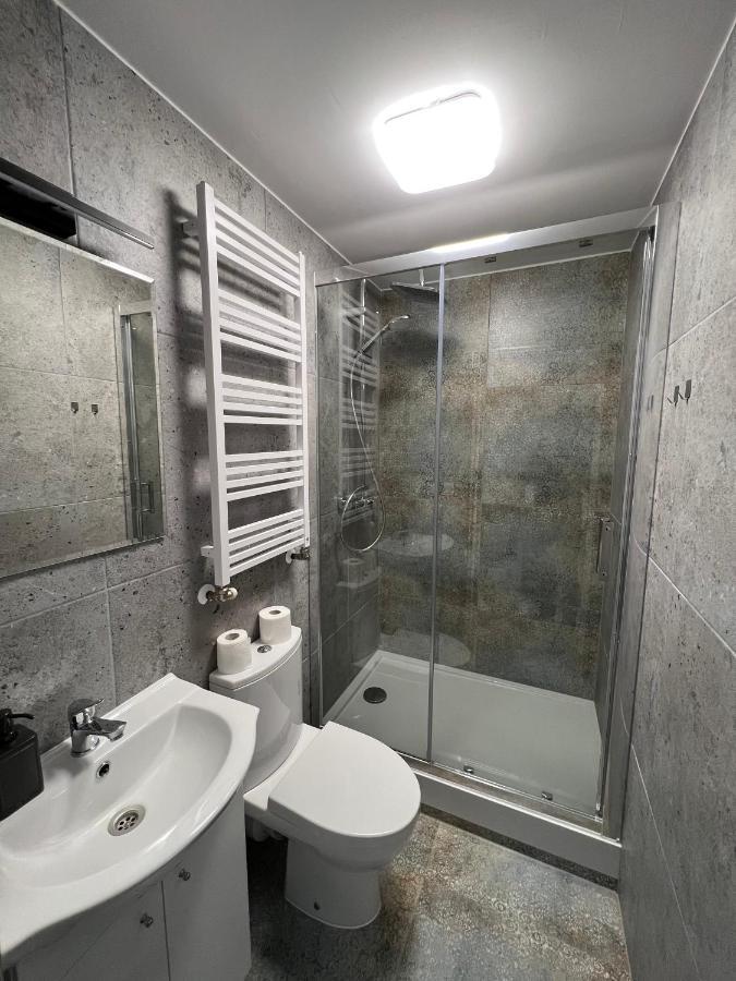 Hotel City Gniezno Bagian luar foto